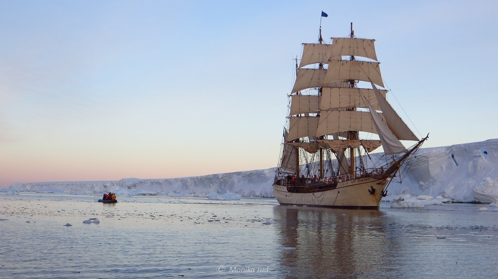 Antarktis: Bark Europa im Weddell-Meer auf ihrer Reise 2013 von Ushuaia über Antarktis, Süd-Georgien und Tristan da Cunha nach Kapstadt