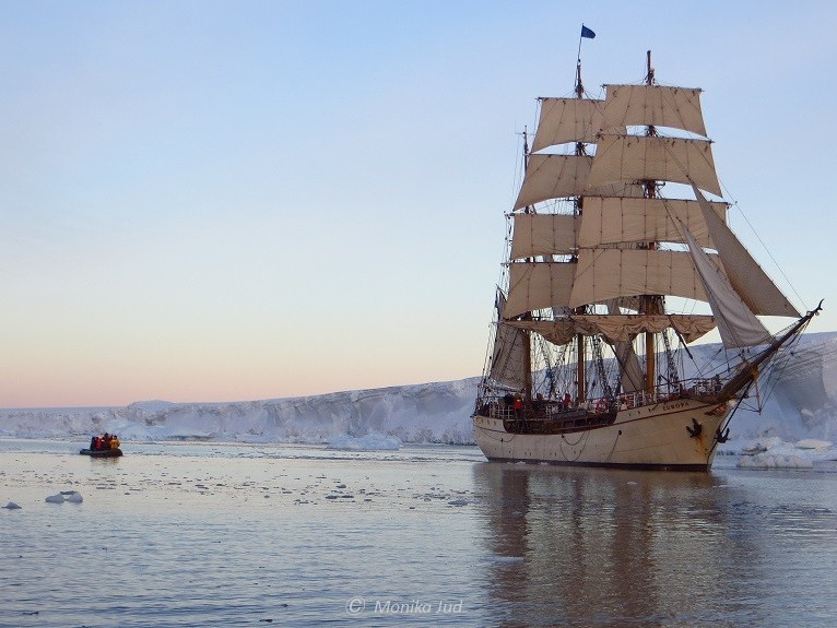 Antarktis: Bark Europa im Weddell-Meer auf ihrer Reise 2013 von Ushuaia über Antarktis, Süd-Georgien und Tristan da Cunha nach Kapstadt