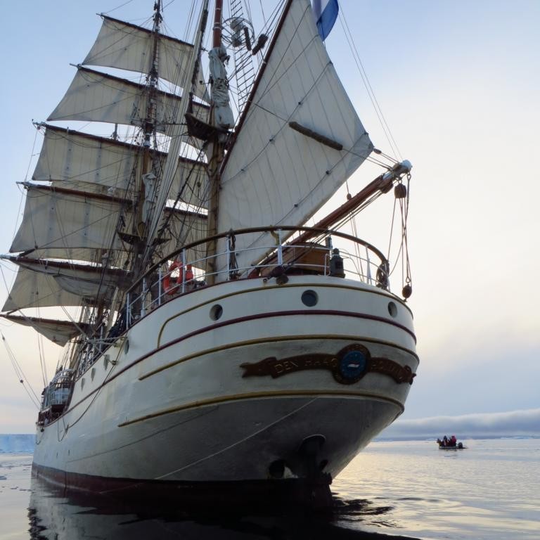 Heck der Bark Europa unter Segeln